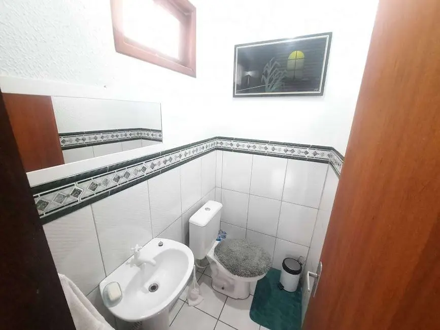 Casa com 3 quartos à venda, 220m2 em Carianos, Florianopolis - SC - imagem 8 Foto 8 de Casa com 3 quartos à venda, 220m2 em Carianos, Florianopolis - SC
