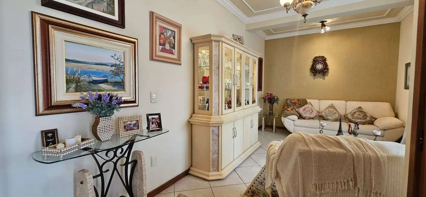 Foto 4 de Casa com 3 quartos à venda, 300m2 em Areias, Sao Jose - SC