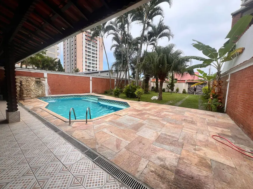 Foto 6 de Sobrado com 3 quartos à venda, 300m2 em Flórida, Praia Grande - SP