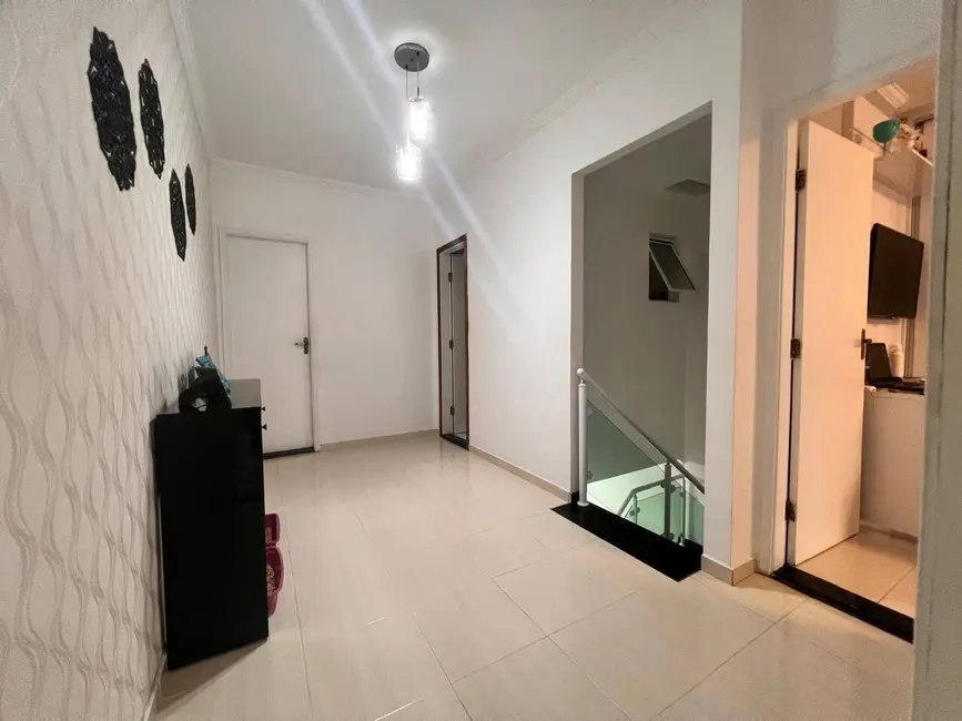 Foto 8 de Sobrado com 3 quartos à venda, 151m2 em Maracanã, Praia Grande - SP