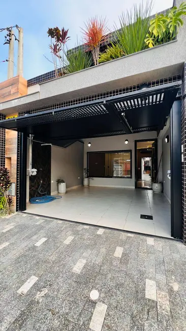 Casa com 3 quartos à venda em Caiçara, Praia Grande - SP - imagem 1 Foto 1 de Casa com 3 quartos à venda em Caiçara, Praia Grande - SP