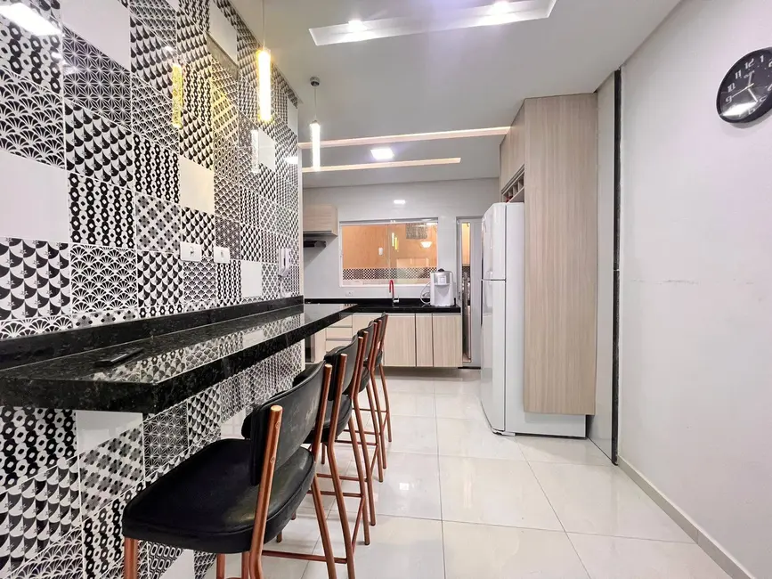 Foto 3 de Casa de Condomínio com 2 quartos à venda, 64m2 em Caiçara, Praia Grande - SP