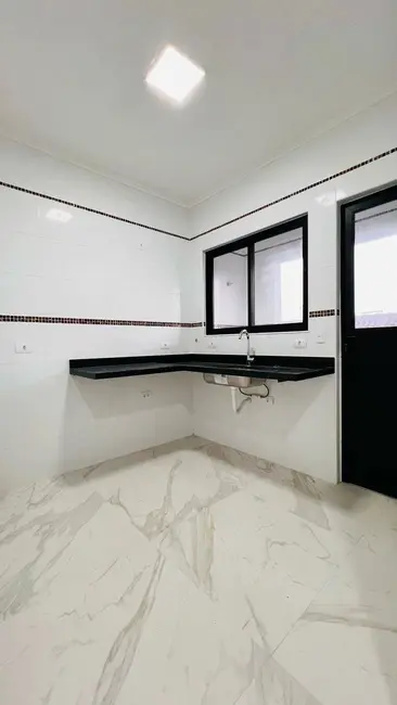 Foto 4 de Casa de Condomínio com 2 quartos à venda, 70m2 em Maracanã, Praia Grande - SP