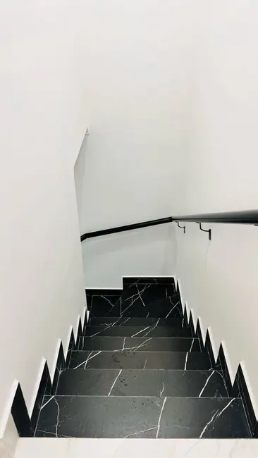 Foto 2 de Casa de Condomínio com 2 quartos à venda, 70m2 em Maracanã, Praia Grande - SP