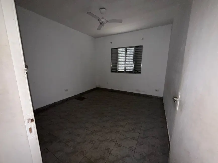 Casa com 2 quartos à venda, 195m2 em Guilhermina, Praia Grande - SP - imagem 5 Foto 5 de Casa com 2 quartos à venda, 195m2 em Guilhermina, Praia Grande - SP