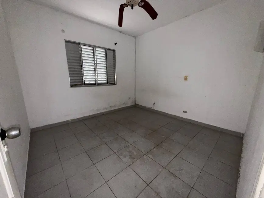 Casa com 2 quartos à venda, 195m2 em Guilhermina, Praia Grande - SP - imagem 7 Foto 7 de Casa com 2 quartos à venda, 195m2 em Guilhermina, Praia Grande - SP