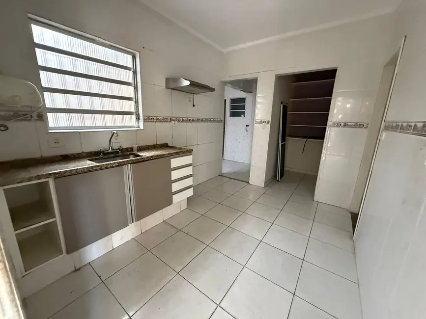 Casa com 2 quartos à venda, 195m2 em Guilhermina, Praia Grande - SP - imagem 6 Foto 6 de Casa com 2 quartos à venda, 195m2 em Guilhermina, Praia Grande - SP