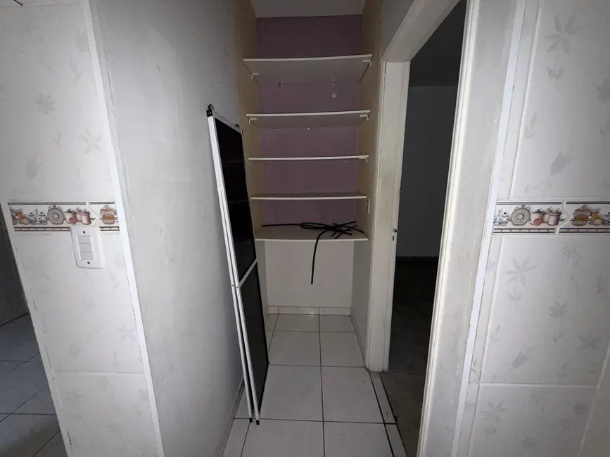 Casa com 2 quartos à venda, 195m2 em Guilhermina, Praia Grande - SP - imagem 8 Foto 8 de Casa com 2 quartos à venda, 195m2 em Guilhermina, Praia Grande - SP