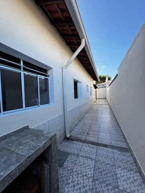 Foto 1 de Casa com 2 quartos à venda, 206m2 em Guilhermina, Praia Grande - SP
