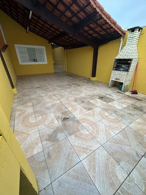 Casa com 4 quartos à venda, 215m2 em Maracanã, Praia Grande - SP - imagem 3 Foto 3 de Casa com 4 quartos à venda, 215m2 em Maracanã, Praia Grande - SP