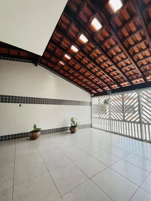 Foto 2 de Casa com 3 quartos à venda, 130m2 em Tupi, Praia Grande - SP