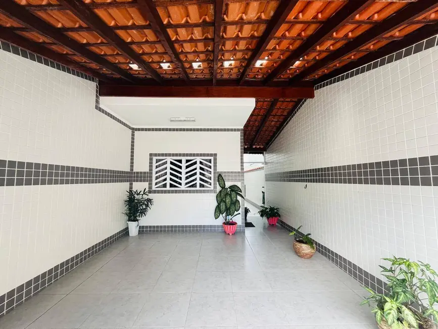 Foto 3 de Casa com 3 quartos à venda, 130m2 em Tupi, Praia Grande - SP