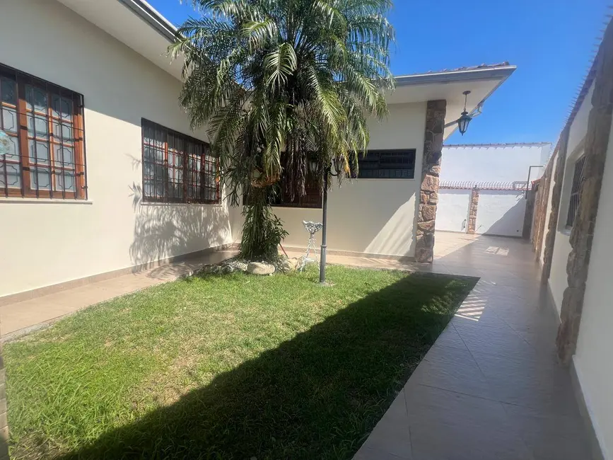 Foto 4 de Casa com 3 quartos à venda, 150m2 em Real, Praia Grande - SP