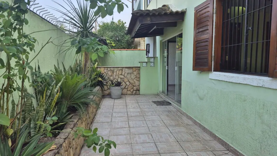 Foto 2 de Casa com 7 quartos à venda, 170m2 em Realengo, Rio De Janeiro - RJ