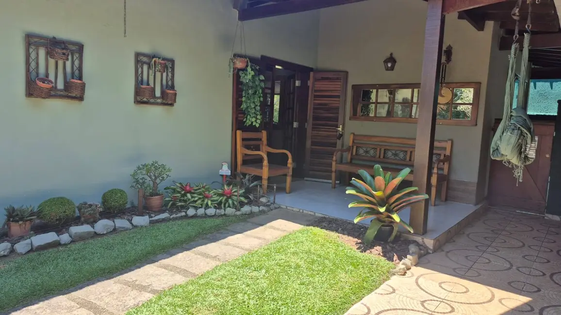 Casa com 4 quartos à venda, 525m2 em Independência, Petropolis - RJ - imagem 2 Foto 2 de Casa com 4 quartos à venda, 525m2 em Independência, Petropolis - RJ