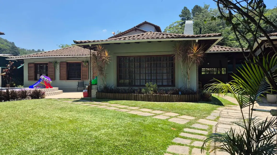 Casa com 4 quartos à venda, 525m2 em Independência, Petropolis - RJ - imagem 1 Foto 1 de Casa com 4 quartos à venda, 525m2 em Independência, Petropolis - RJ