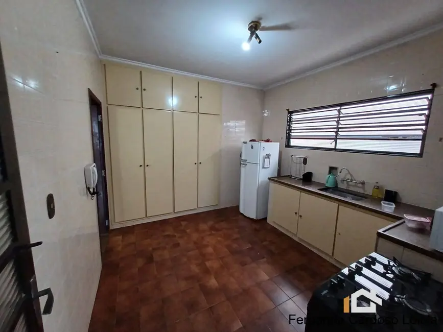 Casa com 3 quartos à venda, 264m2 em Parque dos Bandeirantes, Ribeirao Preto - SP - imagem 8 Foto 8 de Casa com 3 quartos à venda, 264m2 em Parque dos Bandeirantes, Ribeirao Preto - SP