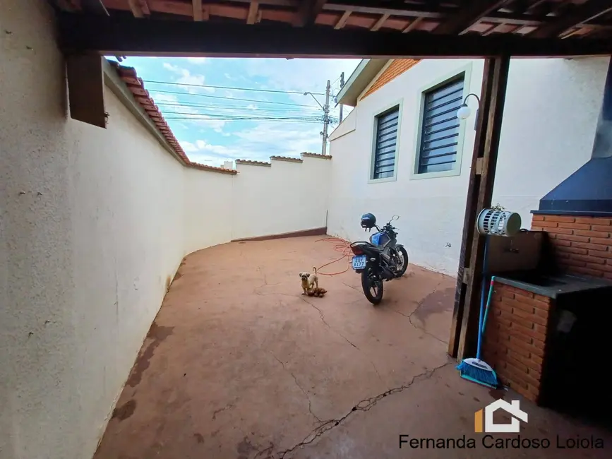 Casa com 3 quartos à venda, 264m2 em Parque dos Bandeirantes, Ribeirao Preto - SP - imagem 2 Foto 2 de Casa com 3 quartos à venda, 264m2 em Parque dos Bandeirantes, Ribeirao Preto - SP