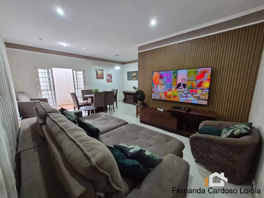 Casa com 3 quartos à venda, 363m2 em Vila Tibério, Ribeirao Preto - SP - imagem 3 Foto 3 de Casa com 3 quartos à venda, 363m2 em Vila Tibério, Ribeirao Preto - SP