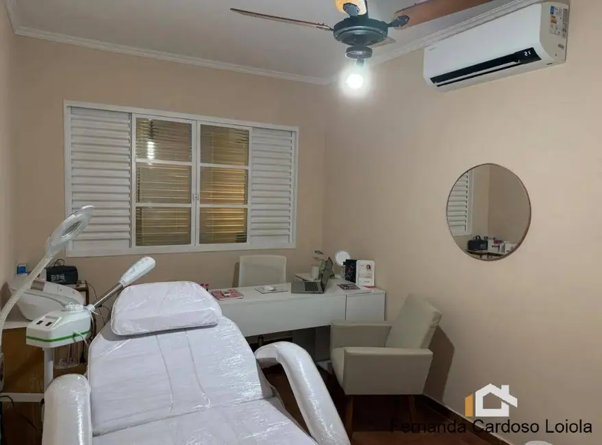 Casa com 5 quartos à venda, 250m2 em Independência, Ribeirao Preto - SP - imagem 8 Foto 8 de Casa com 5 quartos à venda, 250m2 em Independência, Ribeirao Preto - SP
