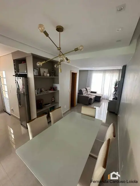 Sobrado com 3 quartos à venda, 161m2 em Ribeirao Preto - SP - imagem 2 Foto 2 de Sobrado com 3 quartos à venda, 161m2 em Ribeirao Preto - SP