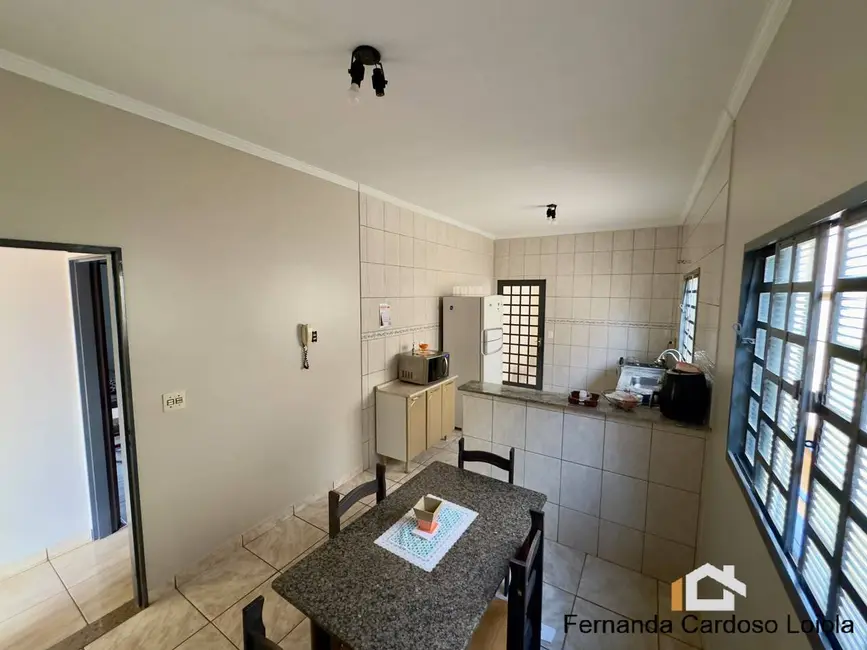 Casa com 3 quartos à venda, 250m2 em Residencial e Comercial Palmares, Ribeirao Preto - SP - imagem 8 Foto 8 de Casa com 3 quartos à venda, 250m2 em Residencial e Comercial Palmares, Ribeirao Preto - SP
