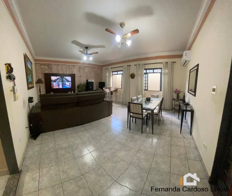 Casa com 3 quartos à venda, 210m2 em Jardim Joaquim Procópio de Araújo Ferraz, Ribeirao Preto - SP - imagem 1 Foto 1 de Casa com 3 quartos à venda, 210m2 em Jardim Joaquim Procópio de Araújo Ferraz, Ribeirao Preto - SP
