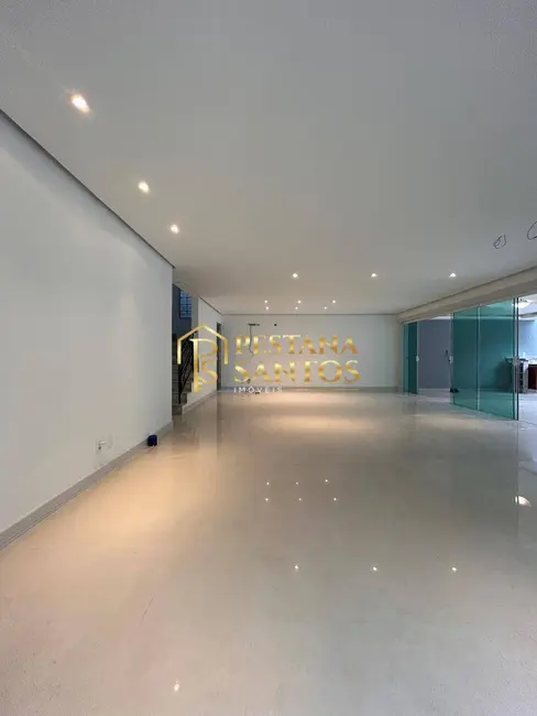 Casa com 4 quartos à venda, 350m2 em Barra da Tijuca, Rio De Janeiro - RJ - imagem 2 Foto 2 de Casa com 4 quartos à venda, 350m2 em Barra da Tijuca, Rio De Janeiro - RJ