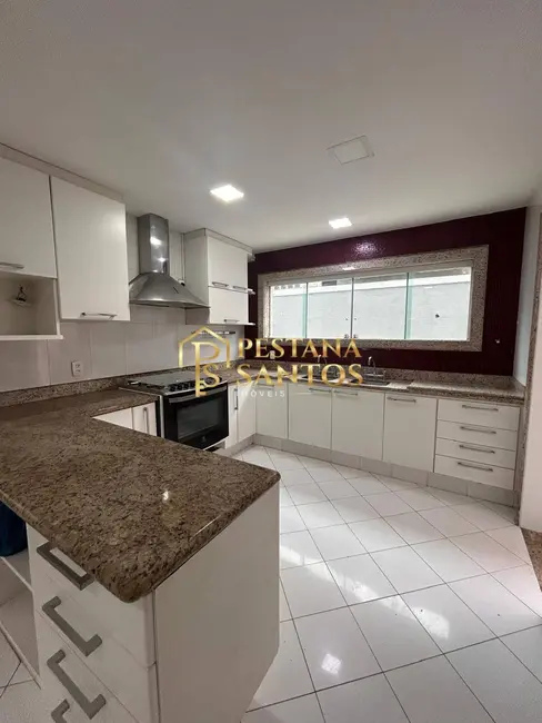 Casa com 4 quartos à venda, 350m2 em Barra da Tijuca, Rio De Janeiro - RJ - imagem 8 Foto 8 de Casa com 4 quartos à venda, 350m2 em Barra da Tijuca, Rio De Janeiro - RJ