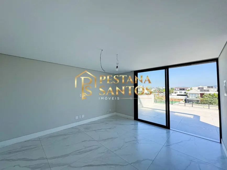 Casa com 5 quartos à venda, 600m2 em Barra da Tijuca, Rio De Janeiro - RJ - imagem 6 Foto 6 de Casa com 5 quartos à venda, 600m2 em Barra da Tijuca, Rio De Janeiro - RJ