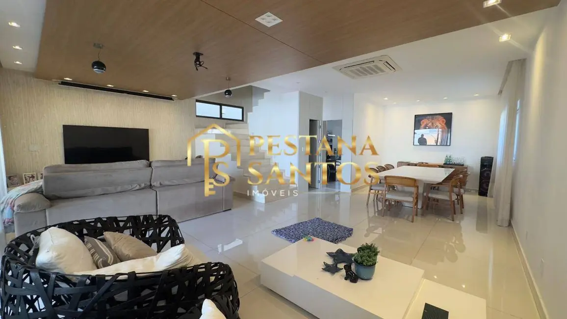 Casa com 3 quartos à venda, 300m2 em Recreio dos Bandeirantes, Rio De Janeiro - RJ - imagem 1 Foto 1 de Casa com 3 quartos à venda, 300m2 em Recreio dos Bandeirantes, Rio De Janeiro - RJ