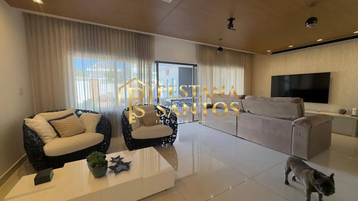 Casa com 3 quartos à venda, 300m2 em Recreio dos Bandeirantes, Rio De Janeiro - RJ - imagem 2 Foto 2 de Casa com 3 quartos à venda, 300m2 em Recreio dos Bandeirantes, Rio De Janeiro - RJ