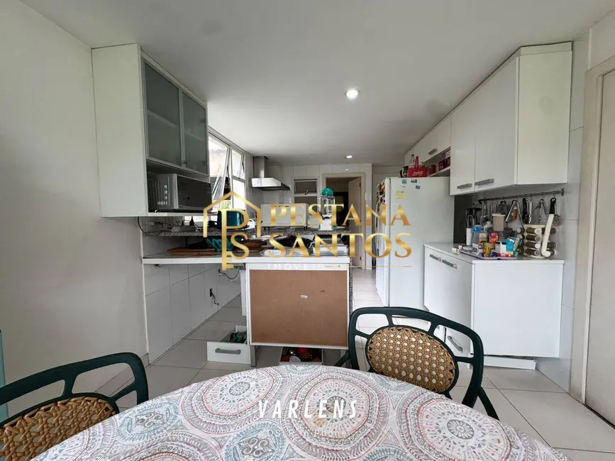 Casa com 4 quartos à venda, 393m2 em Barra da Tijuca, Rio De Janeiro - RJ - imagem 9 Foto 9 de Casa com 4 quartos à venda, 393m2 em Barra da Tijuca, Rio De Janeiro - RJ