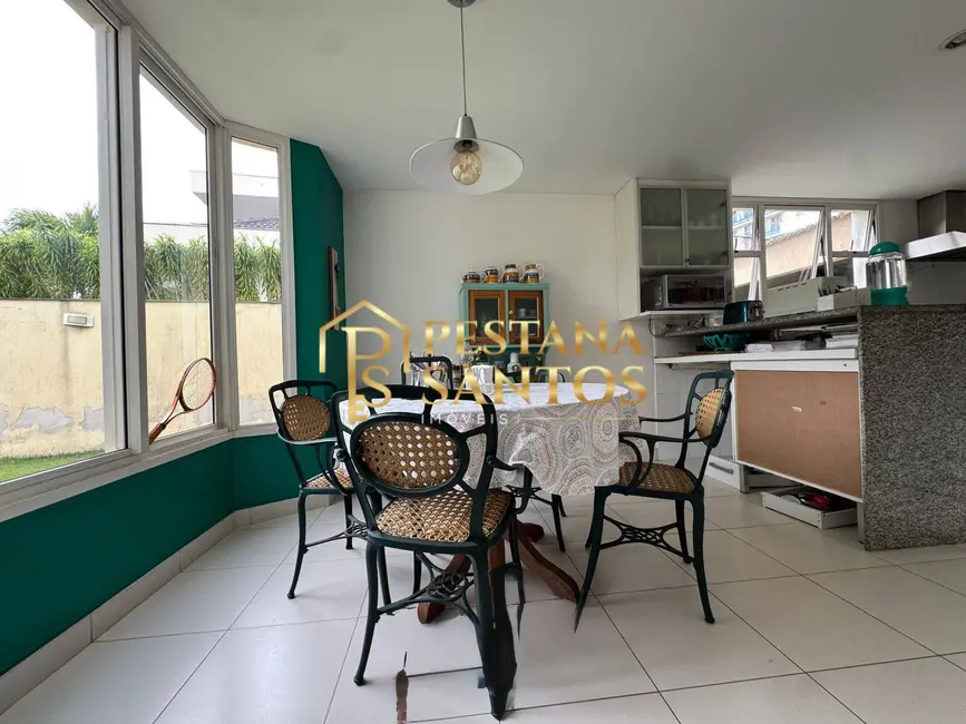 Casa com 4 quartos à venda, 393m2 em Barra da Tijuca, Rio De Janeiro - RJ - imagem 8 Foto 8 de Casa com 4 quartos à venda, 393m2 em Barra da Tijuca, Rio De Janeiro - RJ