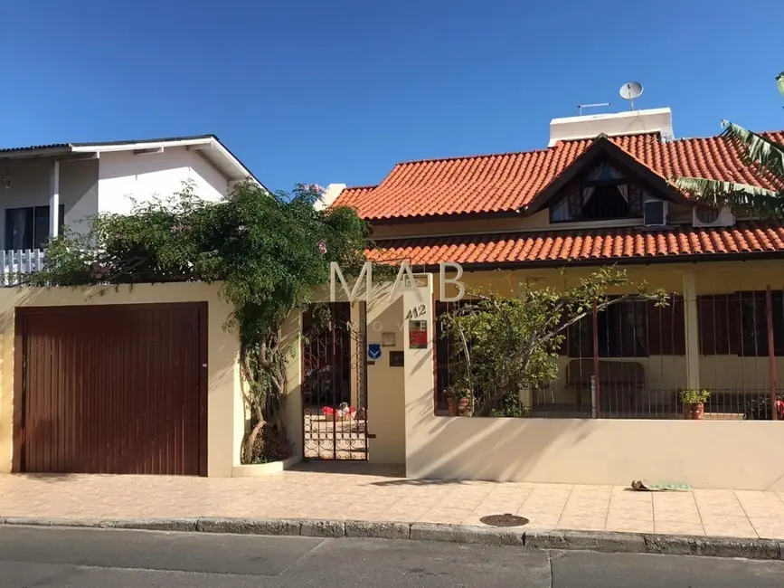 Foto 1 de Casa com 5 quartos à venda, 316m2 em Florianopolis - SC