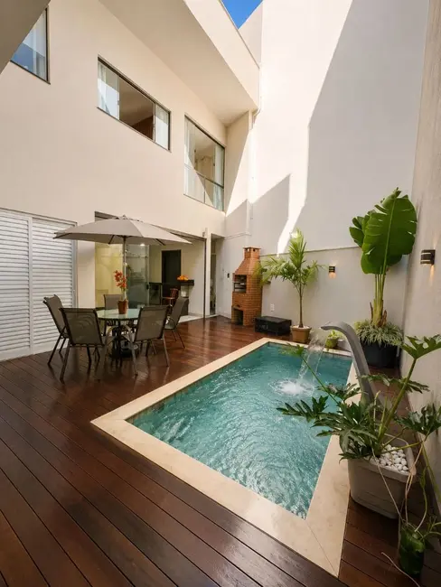 Casa com 4 quartos à venda, 150m2 em Praia do Morro, Guarapari - ES - imagem 1 Foto 1 de Casa com 4 quartos à venda, 150m2 em Praia do Morro, Guarapari - ES