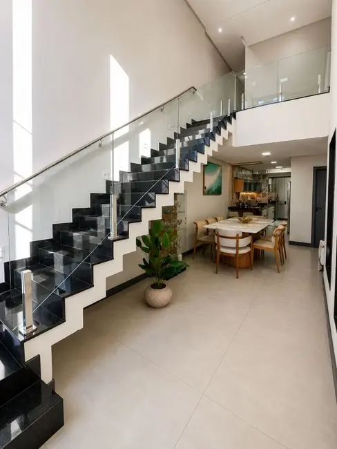 Casa com 4 quartos à venda, 150m2 em Praia do Morro, Guarapari - ES - imagem 3 Foto 3 de Casa com 4 quartos à venda, 150m2 em Praia do Morro, Guarapari - ES