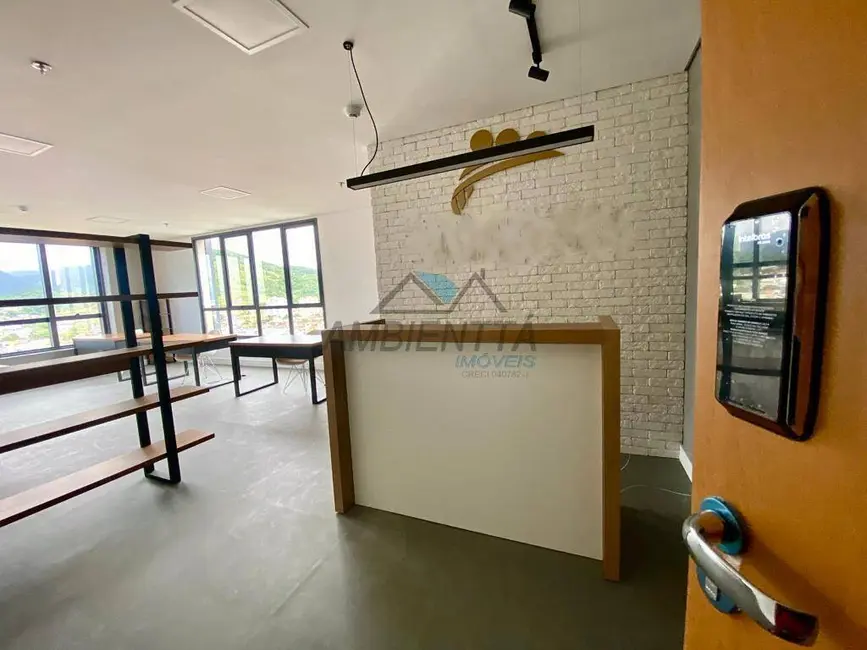 Foto 2 de Sala Comercial para alugar, 51m2 em Centro, Caraguatatuba - SP