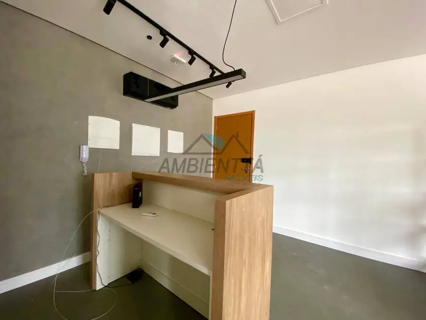 Foto 3 de Sala Comercial para alugar, 51m2 em Centro, Caraguatatuba - SP