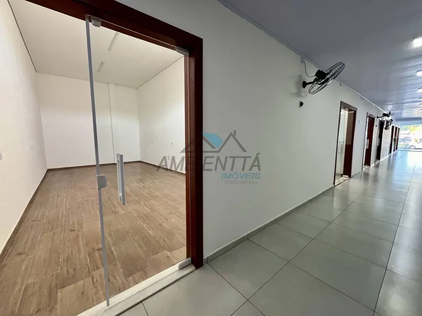 Foto 2 de Sala Comercial para alugar, 36m2 em Cidade Jardim, Caraguatatuba - SP