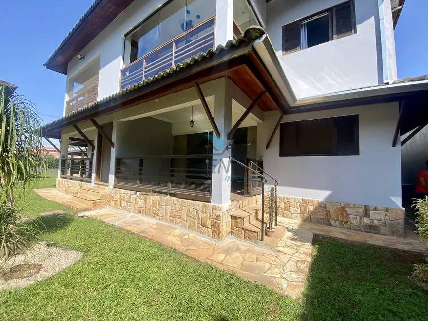 Foto 1 de Casa com 3 quartos à venda e para alugar em Cidade Jardim, Caraguatatuba - SP