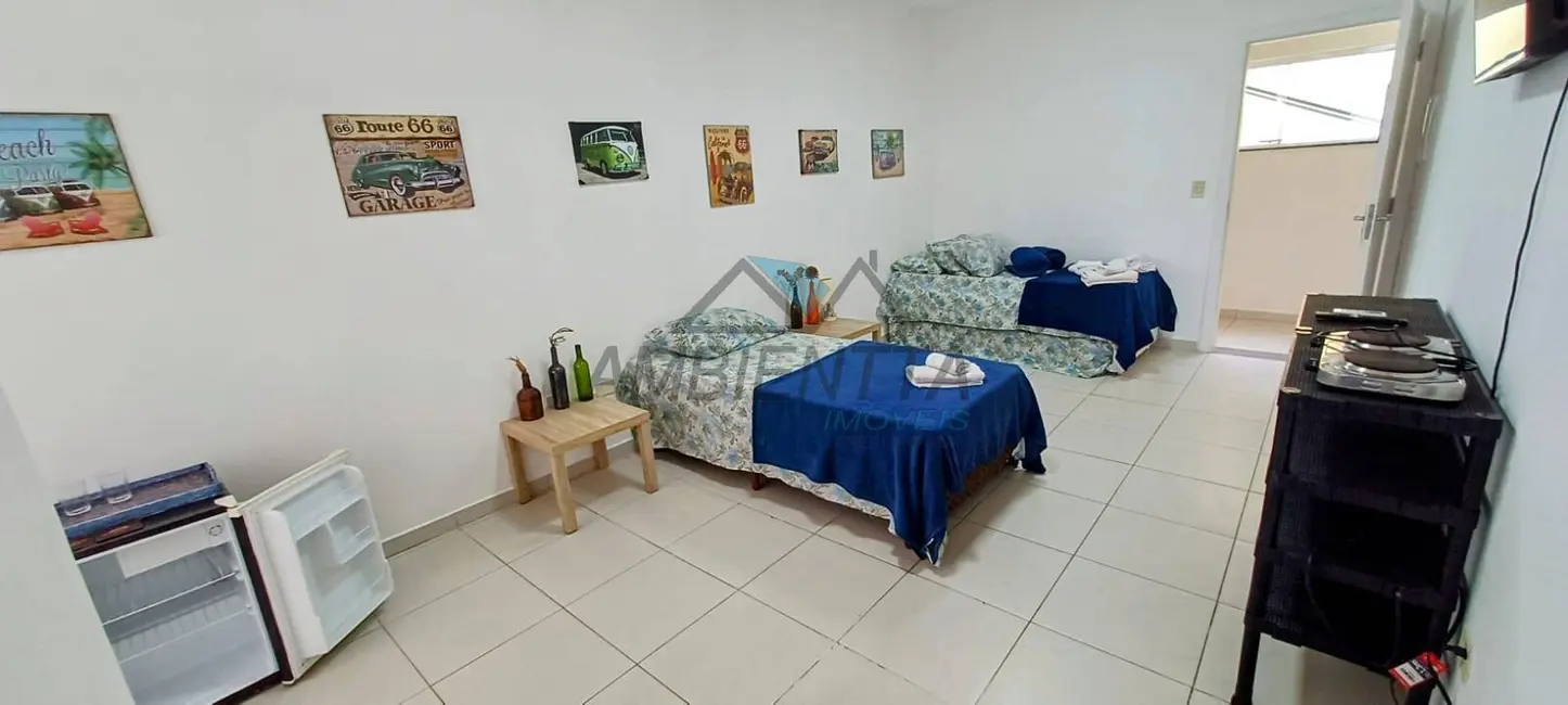 Foto 2 de Casa com 1 quarto para alugar em Centro, Caraguatatuba - SP