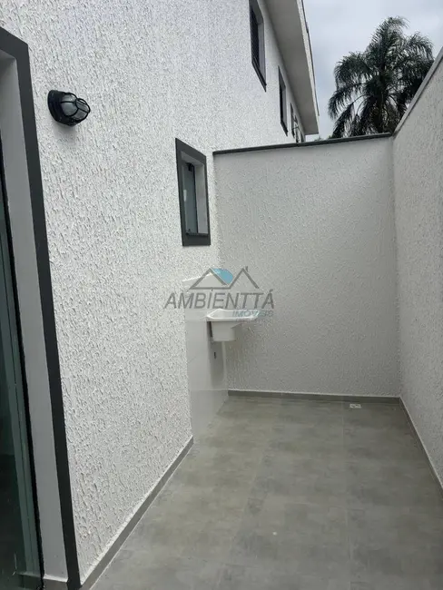 Sobrado com 2 quartos à venda em Massaguaçu, Caraguatatuba - SP - imagem 4 Foto 4 de Sobrado com 2 quartos à venda em Massaguaçu, Caraguatatuba - SP