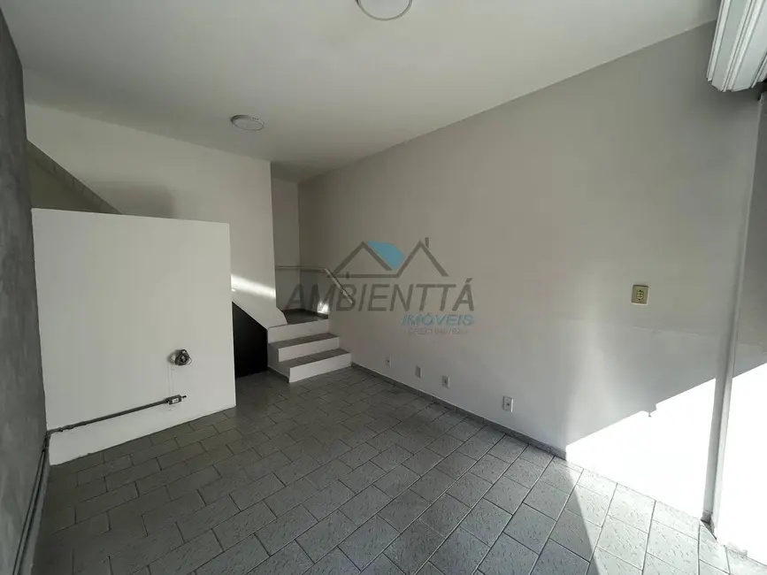 Foto 2 de Sala Comercial para alugar em Centro, Caraguatatuba - SP