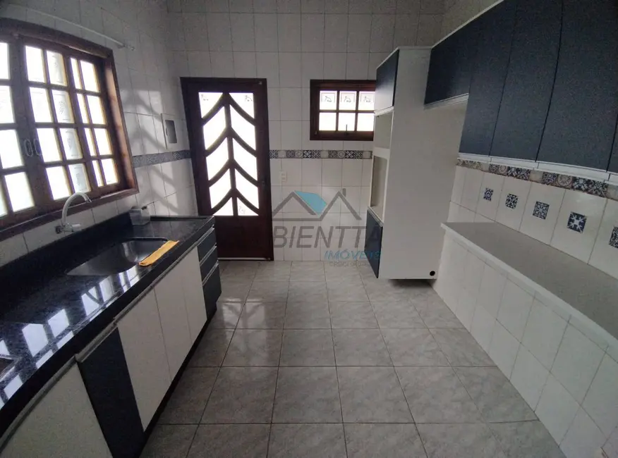 Foto 6 de Casa com 3 quartos à venda e para alugar, 386m2 em Caraguatatuba - SP