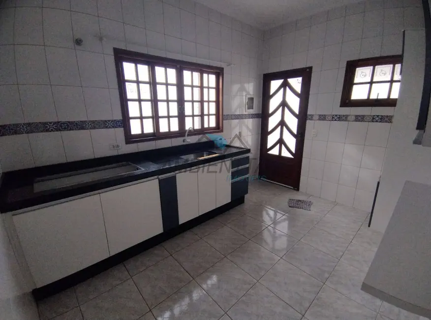 Foto 5 de Casa com 3 quartos à venda e para alugar, 386m2 em Caraguatatuba - SP