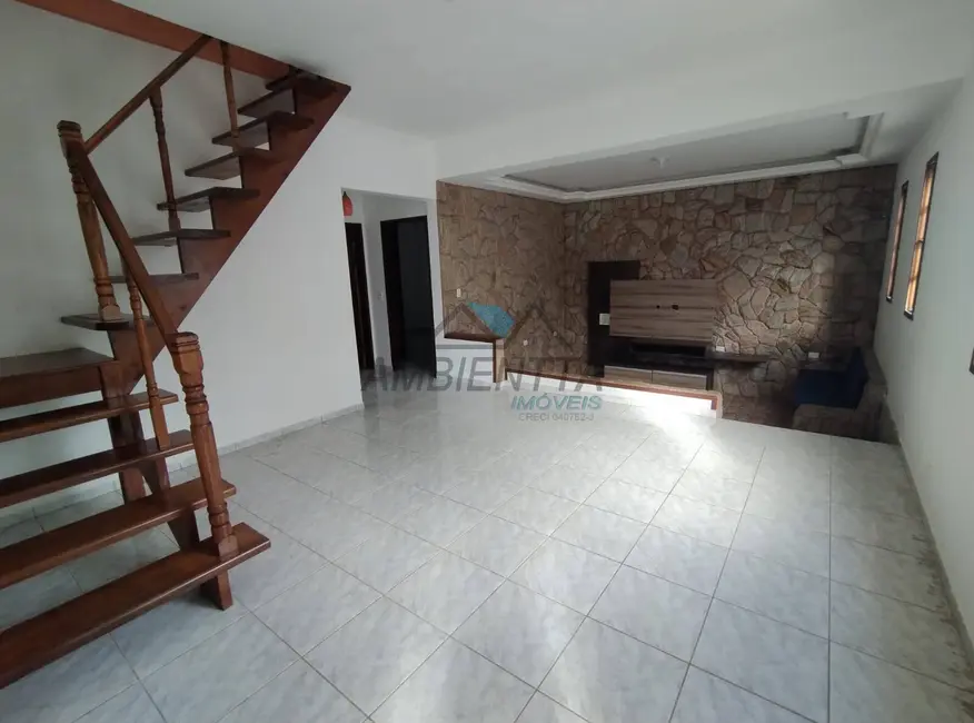 Foto 3 de Casa com 3 quartos à venda e para alugar, 386m2 em Caraguatatuba - SP