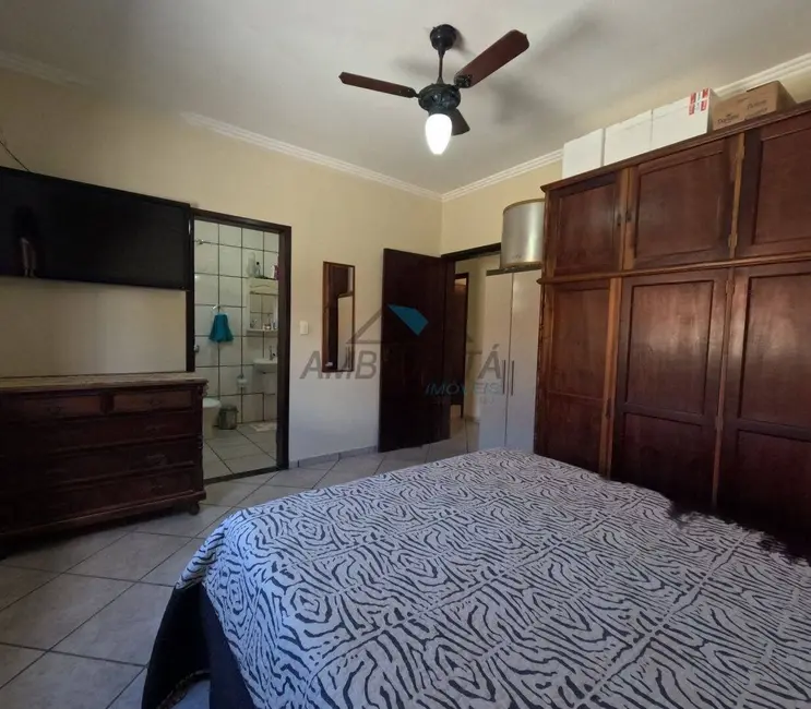 Foto 4 de Casa com 3 quartos para alugar, 450m2 em Caraguatatuba - SP
