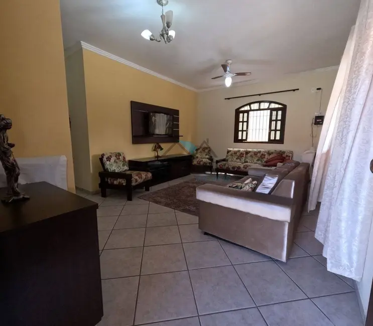 Foto 2 de Casa com 3 quartos para alugar, 450m2 em Caraguatatuba - SP