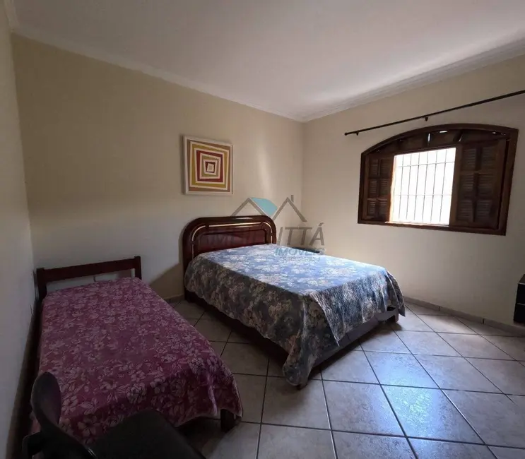 Foto 3 de Casa com 3 quartos para alugar, 450m2 em Caraguatatuba - SP